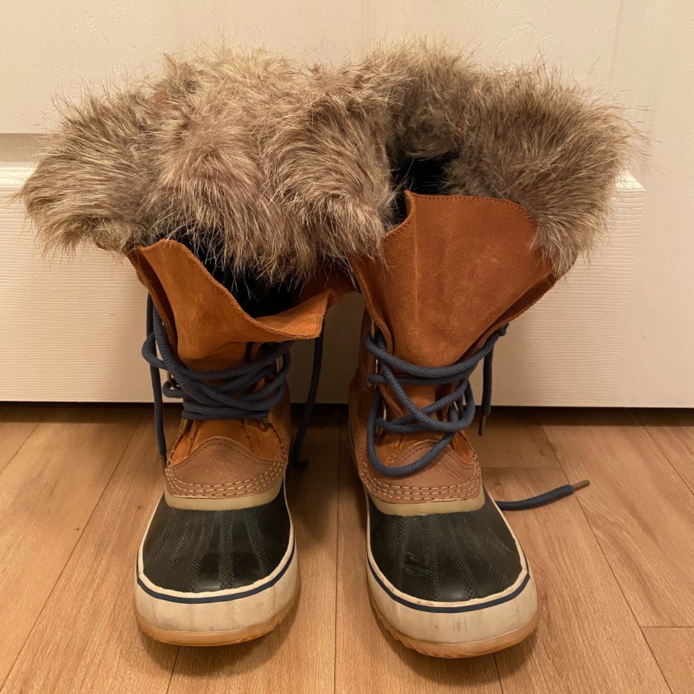 Women’s Size 9 Sorel Boots